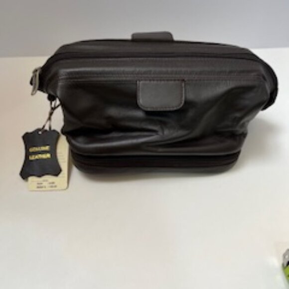 Winn International Harness Cowhide Leather Travel Kit Brown
